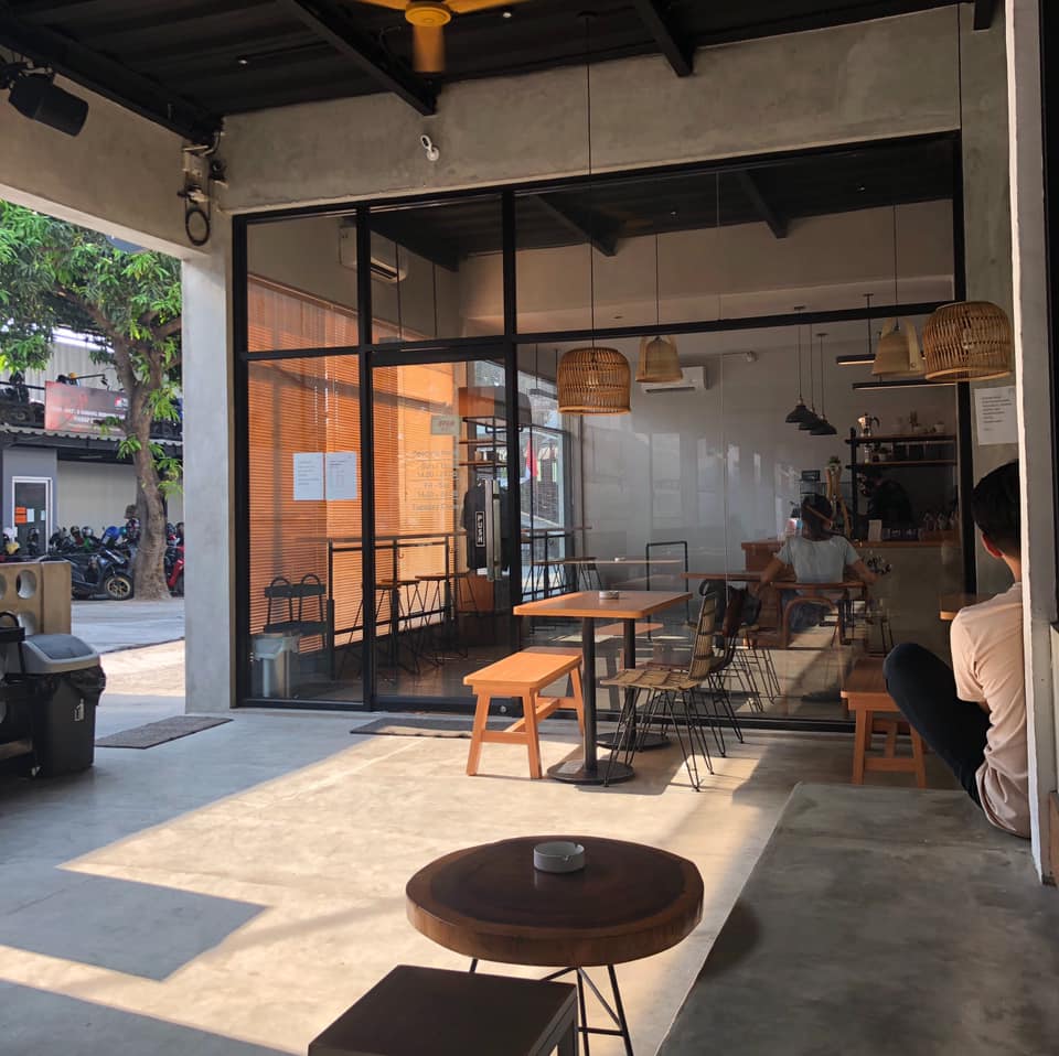 Cafe WFC Cirebon: Kopi Manao